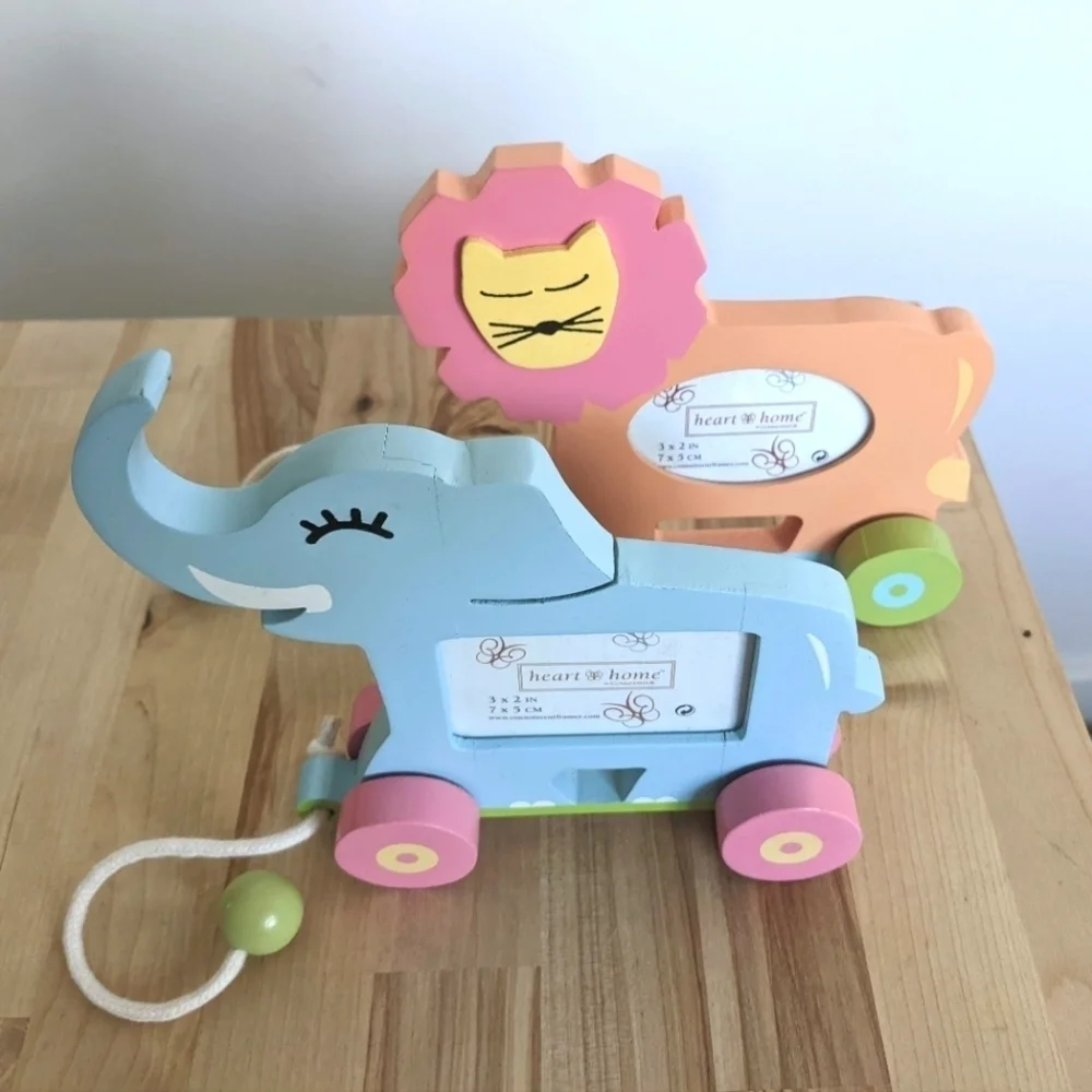 Wooden Animal Children's Picture Frames Nursery Gift Baby Gift New in Box 2 Set